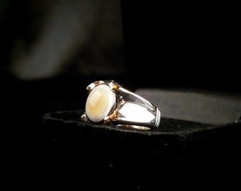 Beautiful hand made size 8.5 Bahrini 925 sterling silver with eye agate(Baqarani aqeeq)