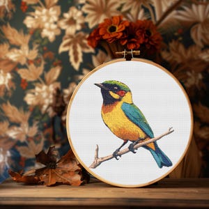 Beautiful Vivid Bird medium and easy Cross Stitch Pattern PDF - Instant Download, DIY Needlework, Beginner-Friendly Embroidery Design