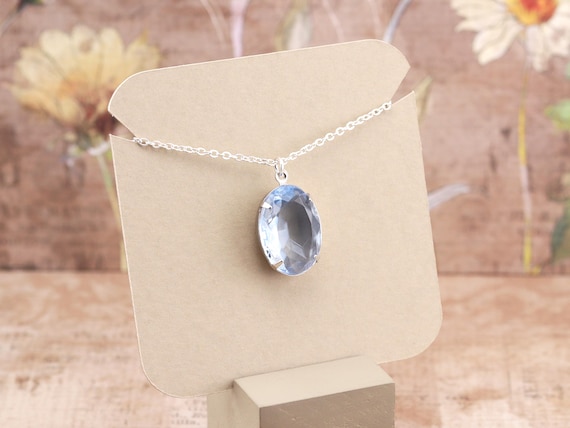 Glass stone necklace discount