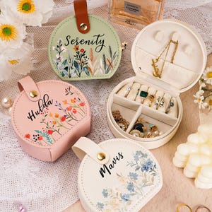 Custom Travel Jewelry Box, Bridemaids Jewelry Box, Personalized Birthday Gift, Leather Jewelry Travel Case, Birth Flower Jewelry Organizer