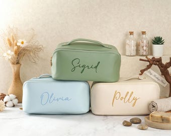 Neceser de piel sintética bordado a medida - Organizador de cosméticos personalizado, neceser de viaje con nombre, regalo para ella.