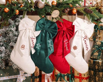 Calcetín navideño de terciopelo bordado con lazo de alta costura - Calcetín familiar personalizado