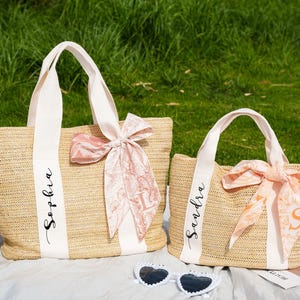 Sacs de paille personnalisés, sac de douche nuptiale, sac de plage personnalisé, sac fourre-tout en toile de jute, cadeau de mariage, sac de plage bachelorette, proposition de demoiselle d'honneur