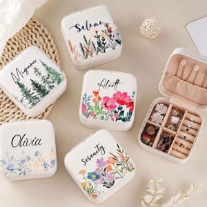 Personalized Jewelry Box,Birth Flower Jewelry Case,Name Jewelry Box for Bridesmaids,Travel Jewelry Box with Name,Birthday Gift for Women