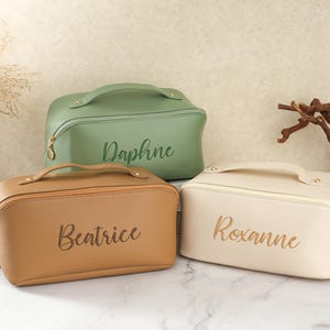 Benutzerdefinierte Kosmetiktasche mit Namen, Leder bestickte Make-up-Tasche, Kosmetiktasche mit großer Kapazität, Brautjungfer Geschenk, Make-up Veranstalter, Brautpartygeschenk