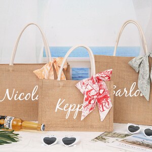 Custom Name Jute Bags,Bridesmaid Gift Bag,Bachelorette Party Favors,Beach Tote Bags,Personalized Burlap Tote Bag,Bridal Shower Gift Bags