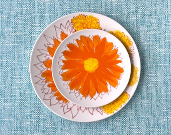 Vera for Mikasa marigold plates, Vera Neumann marigolds china, 1970's kitchen