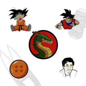 Puede incluir: Un conjunto de cinco parches bordados para planchar con personajes y símbolos de la serie de anime Dragon Ball Z. Los parches incluyen un dragón verde, una bola de dragón roja y naranja, un Goku durmiendo, un Goku de pie y un hombre con gafas.