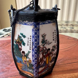 Vintage Chinese Opium Pipe – Hand-Painted Porcelain & Engraved Metal – Collectible Qing-Era Style- Glazed