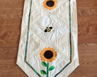 VTG Sunflower Quilted Lined Table Runner 44" x 19" Handmade Cottage Core