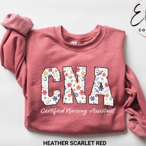 Sweat-shirt floral pour infirmière de l'AIIC, chemise d'infirmière auxiliaire certifiée, cadeaux d'infirmière de l'AIIC, cadeau d'appréciation d'infirmière, chemises d'infirmière auxiliaire certifiée