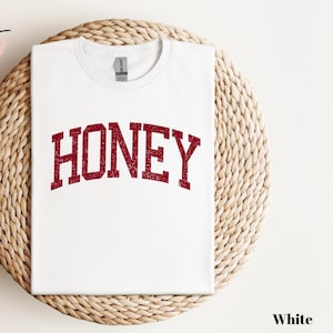 Trendy Honey Shirt, Trendy Mom Outfit, Pregnancy Announcement Tee Shirt, Mothers Day Gift, Funny Grandma Shirt, New Grandma Gifts Mama Shirt