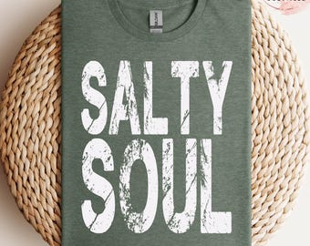 Camiseta Salty Soul, camiseta para amantes de la playa, regalo playero atrevido para ella, camiseta oceánica para el verano.