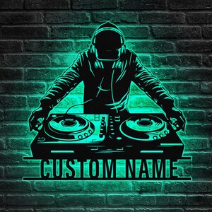 Arte de pared metálico de DJ personalizado con luz: Decoración para salas de música