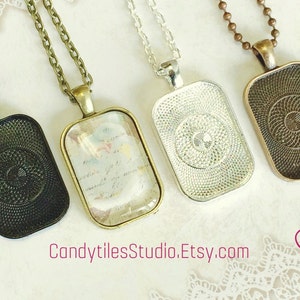 25pc.. DIY colgante bandeja collar... Tamaño 20x30mm... bandejas colgantes, incluye cadenas, insertos de vidrio, bandejas.. Mezclar y combinar bandejas de colores.