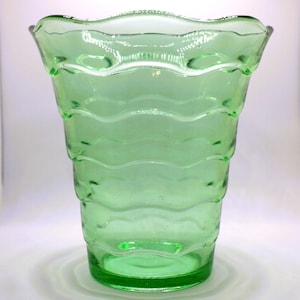 Green Glass Vase Made by George Davidson for the Australia Export Market. Circa 1930&#39;s - Contains Manganese