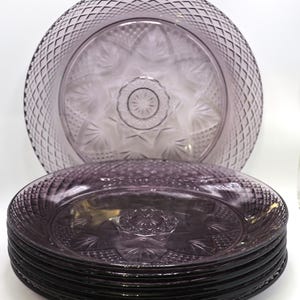 Juego de 6 platos llanos de vidrio prensado Crystal D&#39;Arques en color morado/amatista