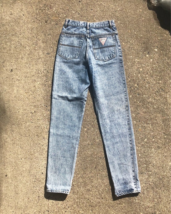 guess light wash jeans