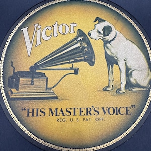 Vintage RCA Gramophone with Dog Nipper &quot;His Master&#39;s Voice&quot; Tin
