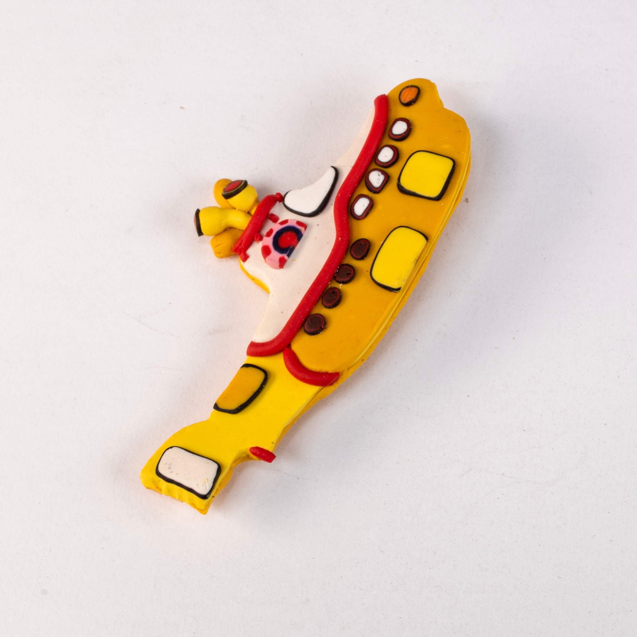 ビートルズ ギター型ブローチ ビートルズ ギター型ブローチ THE BEATLES GENUINE 1963