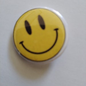 Smile badge 25mm