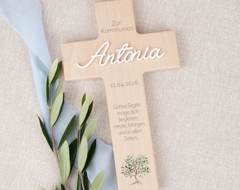 Personligt nattvardskors i bokträ med namn, present till första nattvarden för pojkar och flickor, minne till konfirmation, livets träd