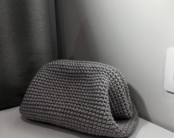 Handmade Crochet Pouch Bag: Stylish Grey Clutch with Kiss Lock