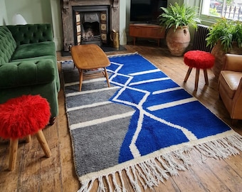 Alfombra marroquí bicolor – Azul cobalto, alfombra de lana gris, alfombra geométrica estilo boho.