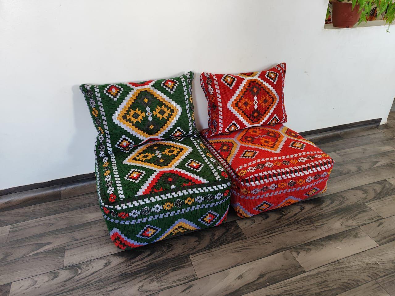 モロッコキリムフロアプーフ（背もたれ付き）：ヴィンテージオットマン