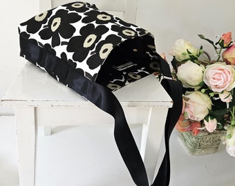 Marimekko Unikko Messenger - Black Poppies