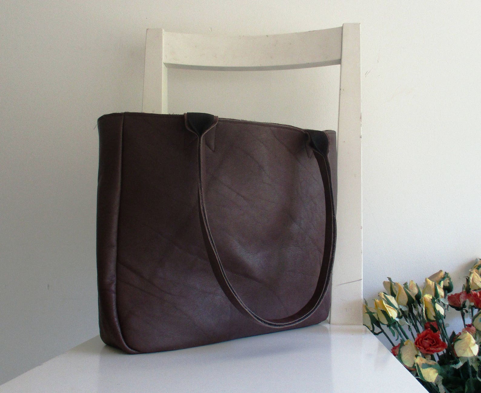 Tote Bag Shoulder Bags in Brown