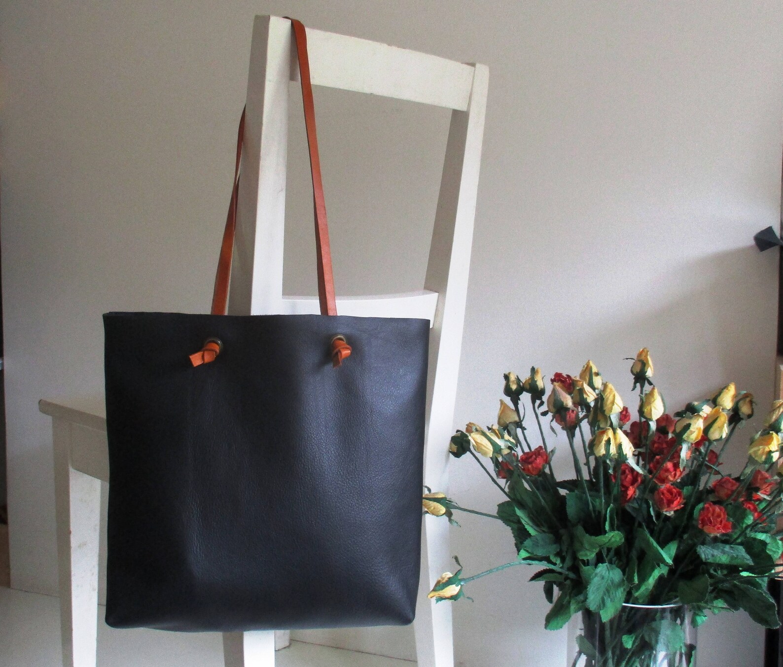Tangle Tote Bag in Calf Leather - Black