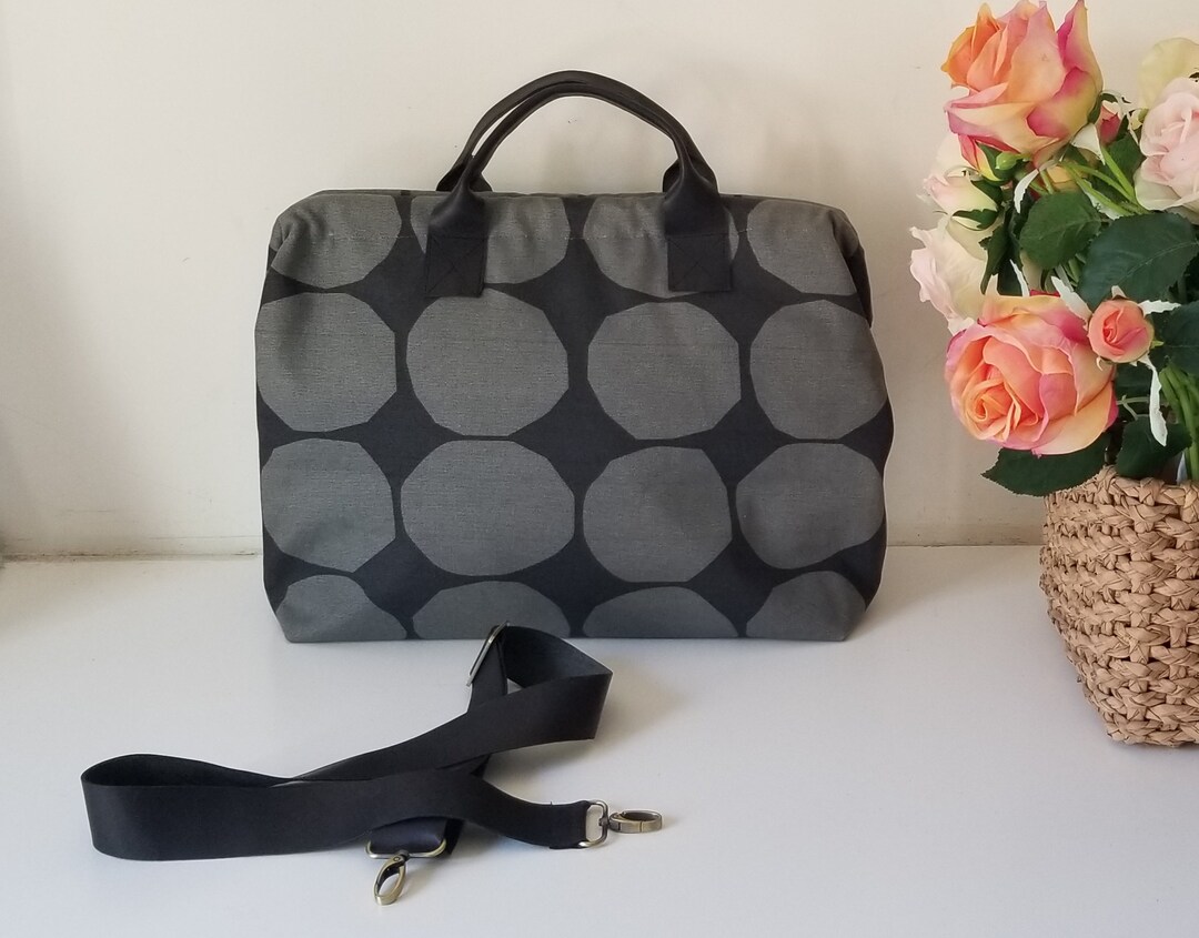 XL Weekender Marimekko Kivet Graue Kreise auf schwarzer Arzttasche Etsy
