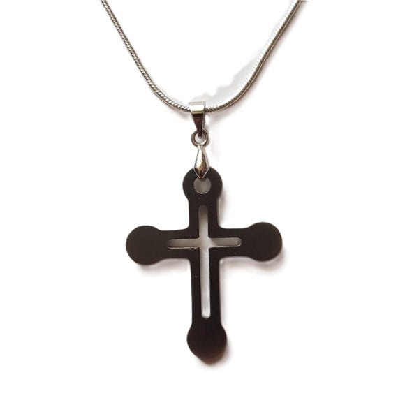 Necklace with cross pendant