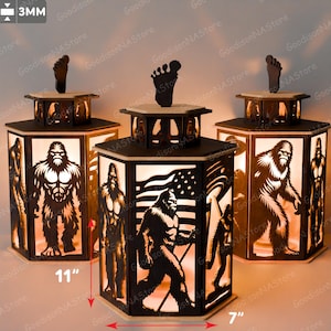 Archivo cortado con láser de linterna Bigfoot / Bigfoot Yeti Sasquatch Yeti Bigfoot SVG Bigfoot Bandera estadounidense Bigfoot Camping Sasquatch Yeti Bigfoot /G110