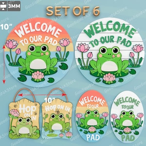 Bem-vindo ao nosso Pad Frog Placa de corte a laser Arquivo | Placa de boas-vindas para casa no lago Suporte de porta de verão Olá Verão Decoração de casa de fazenda Sapo fofo /G206