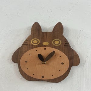 Divertido reloj de pared de dibujos animados, perfecto para habitaciones infantiles, bonito reloj con personajes, adorable decoración para niños