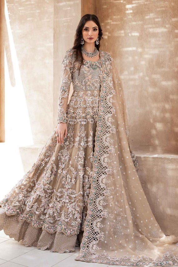latest wedding outfits for ladies