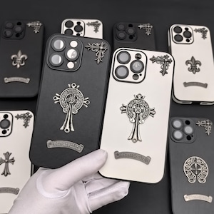 Custodia in pelle unica per iPhone 16, 15, 14, 13, 12, 11, Pro Max Plus, con motivo 3D fatto a mano e motivo Y2K a forma di oppio in metallo.