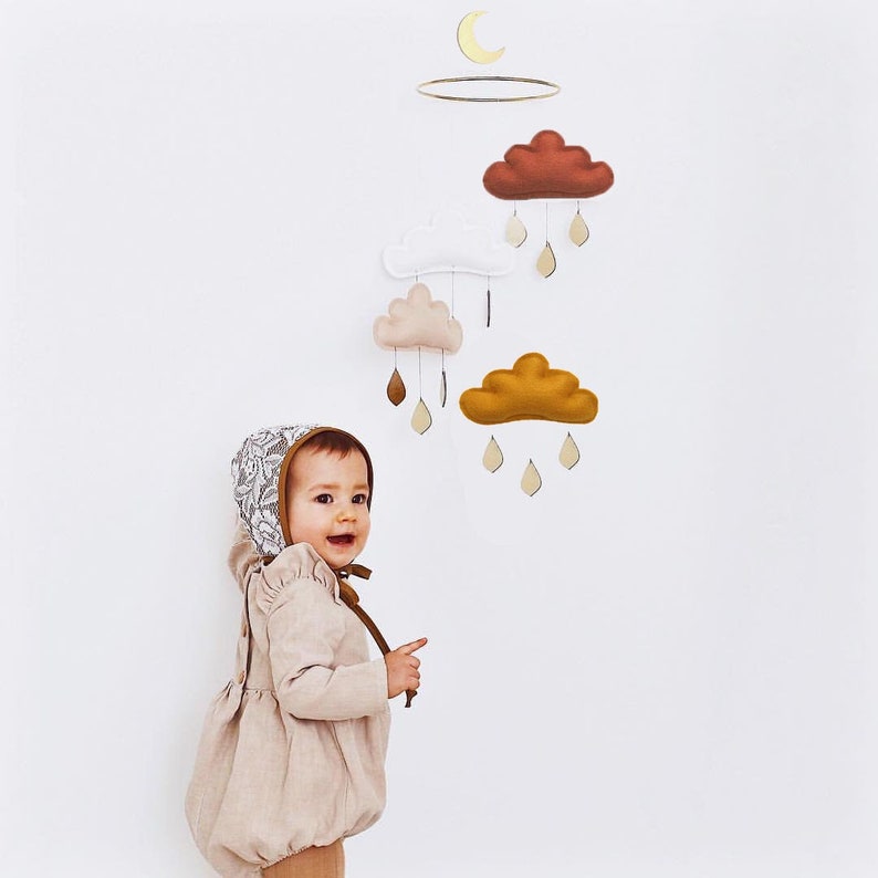 Terrakotta Mond Mobile mit Rost, Weiß, Sand und ocker Wolken-Neutrales Babyzimmer Mobile Decken mobile-Neutral Baby mobile Bild 2
