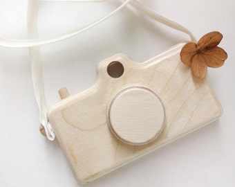 Wooden Camera Toy, Boy Birthday Gift Neutral Kids Camera Wooden Toy, The Butter Flying, Wood Camera