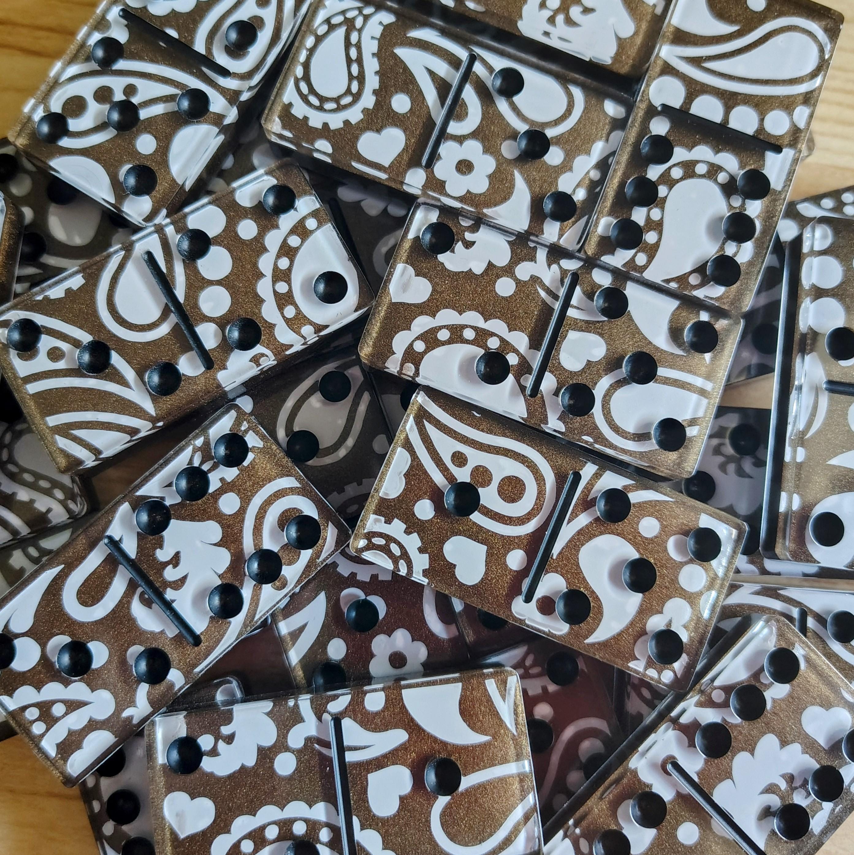 Bandana Resin Dominoes – Handmade Double-Six Set - Thumbnail 6
