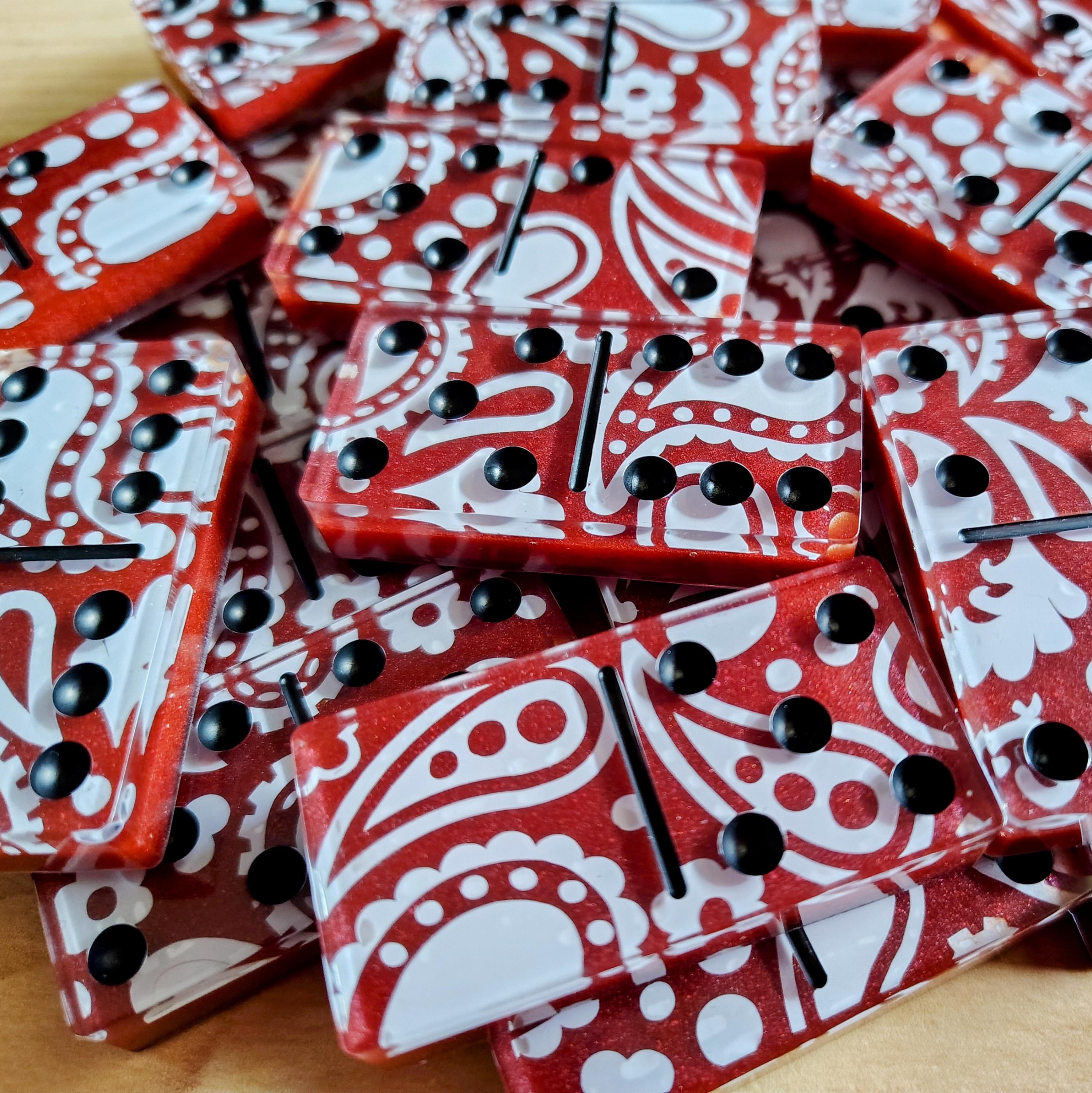 Dominoes 