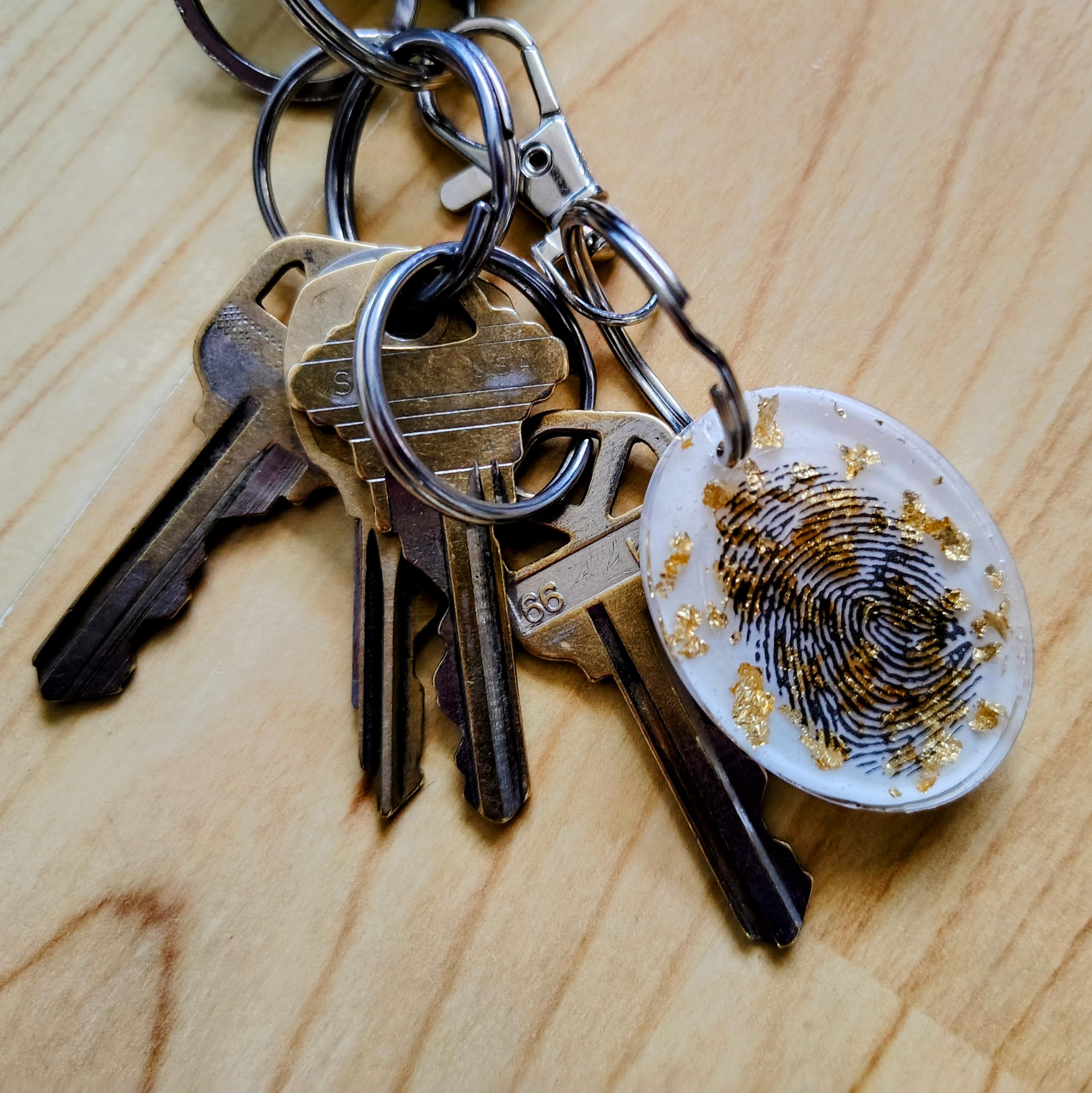 Custom Resin Fingerprint Keepsake – Personalized Necklace or Keychain - Thumbnail 3