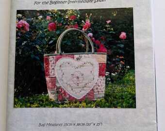 Handy Heart Bag Handbag Tote Pattern by Chris Field Creative Cloth Quilting Applique Pattern