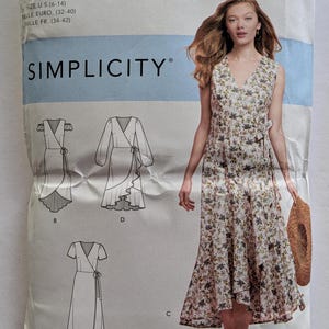 Einfachheits-Schnittmuster 8637 Misses Ärmelloses Wickelkleid mit V-Ausschnitt 4 Styles Uncut Grösse 6-14