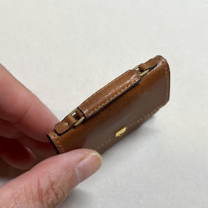 Bolsa em miniatura feita à mão para boneca, escala 1:6. imagem 2