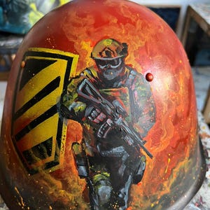 36. russian soldier&#39;s helmet, the trophy from war in Ukraine / Souvenirs from war in Ukraine
