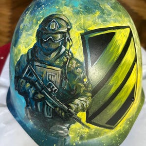 35. russian soldier&#39;s helmet, the trophy from war in Ukraine / Souvenirs from war in Ukraine