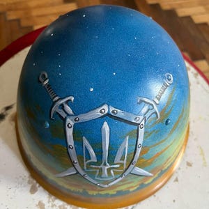 06. russian soldier&#39;s helmet, the trophy from war in Ukraine / Souvenirs from war in Ukraine